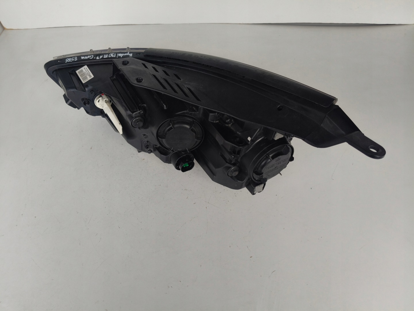 light right REFLEKTOR HYUNDAI I30 III 17- N CIEMNA