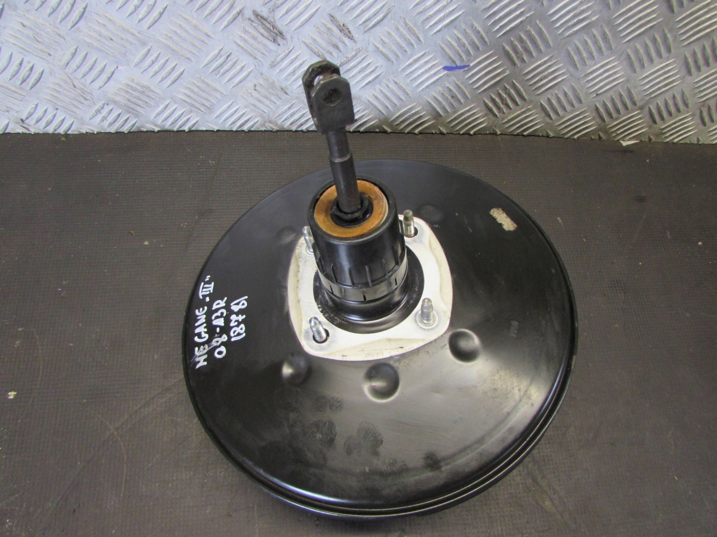 Servo RENAULT MEGANE III 08-13r 472100005R