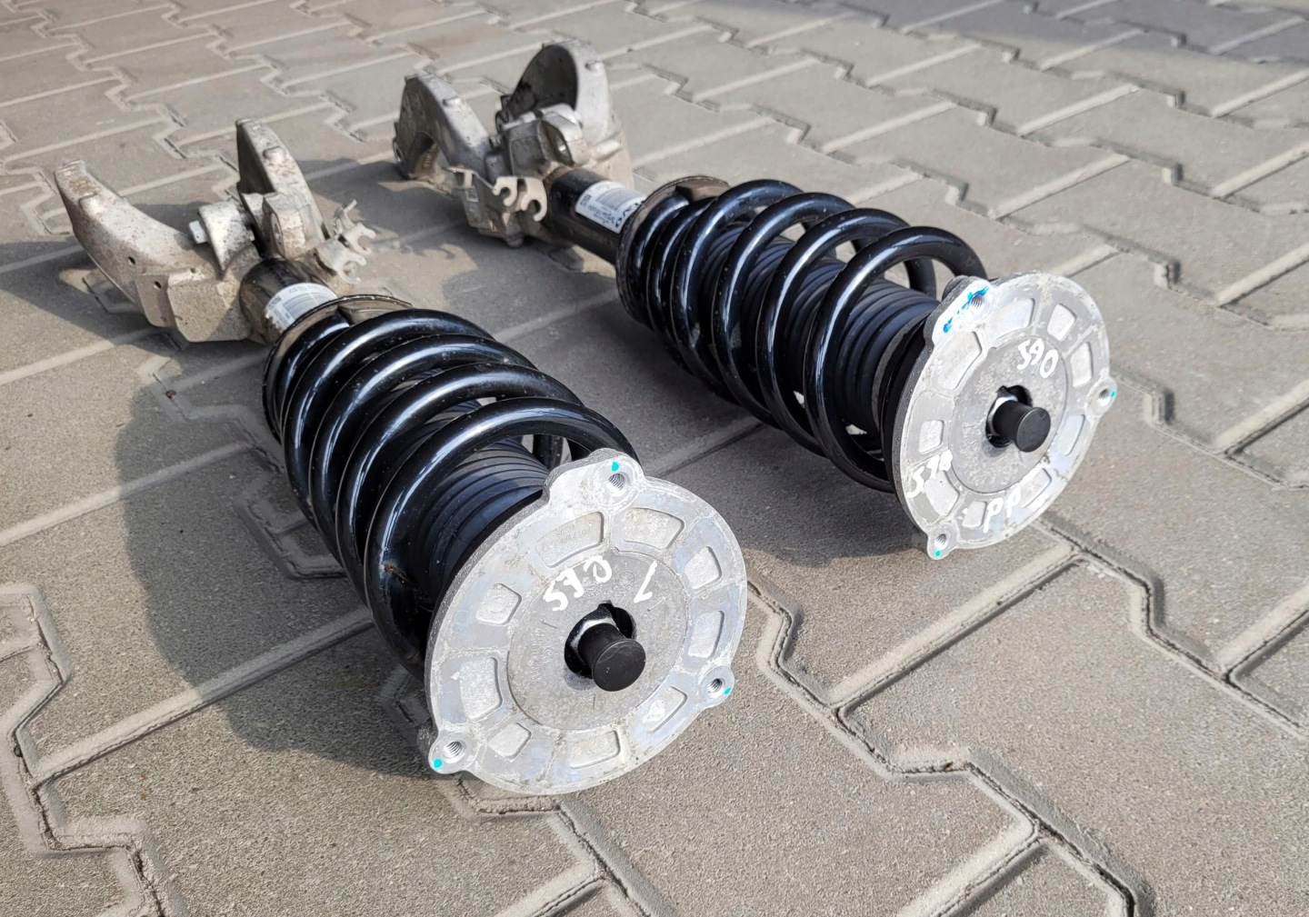 shock absorber front front right 31681721 31658252 VOLVO S90 II V90 2.0 D4 D
