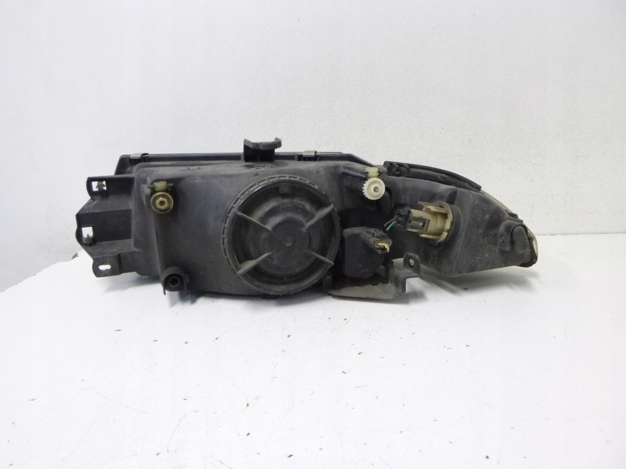 light front Mitsubishi Carisma Lift 2001r.