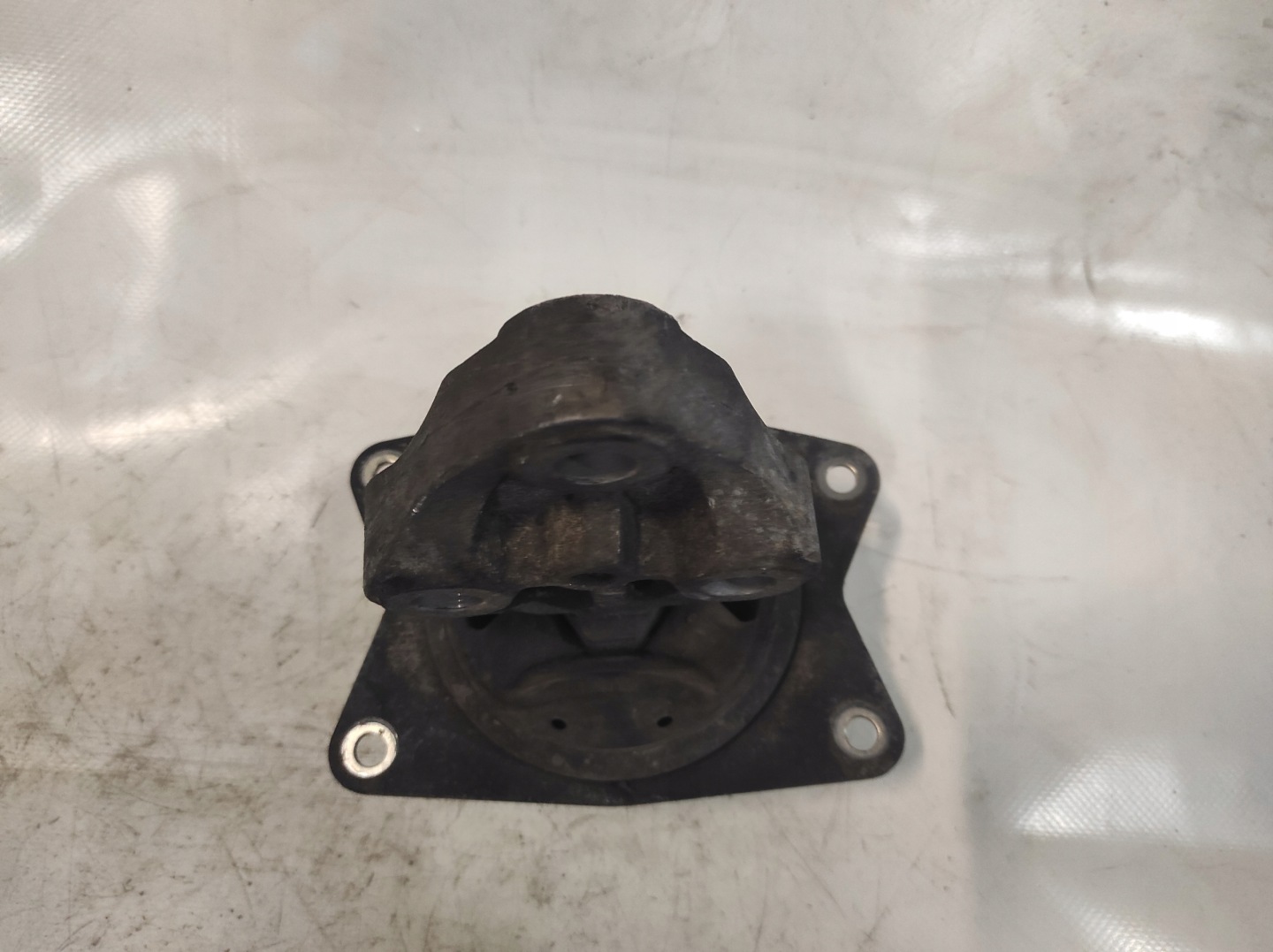 Opel Signum engine mount