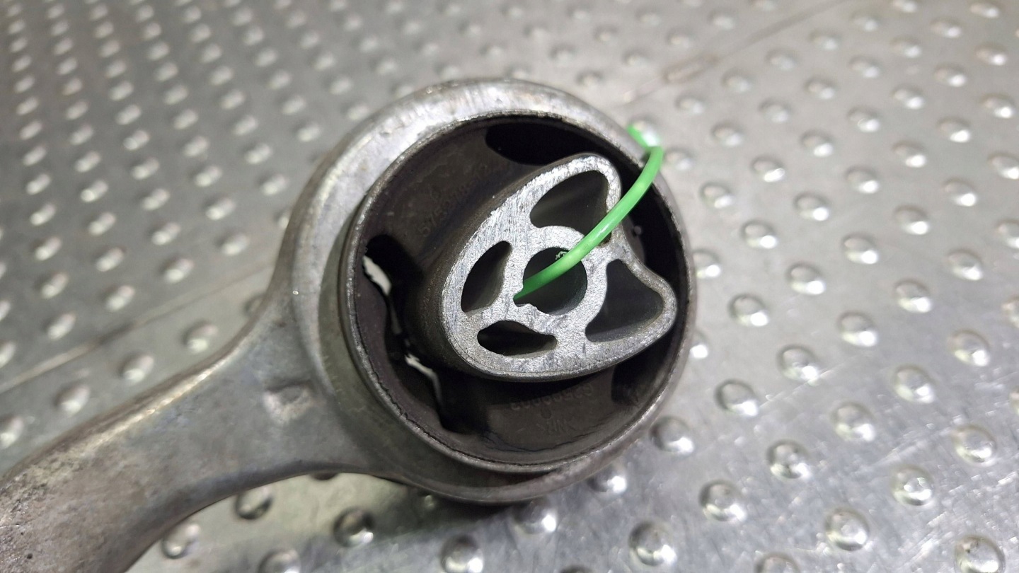 Querlenker links vorne 6763703 BMW E81 E82 E87 E88 E89 E90 E91 E92 E93 X1 E84
