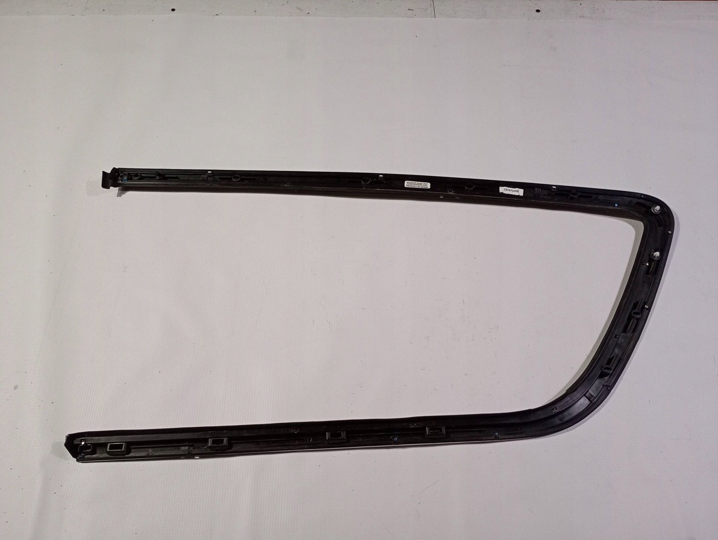 moulding frame Chrom windows right rear part Chrysler Pacifica 2021
