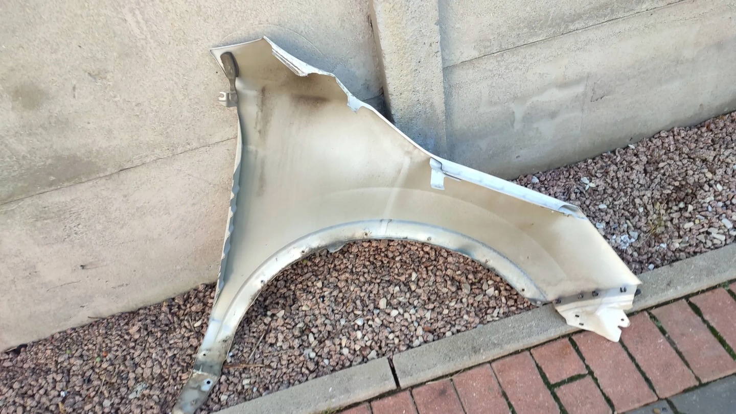 Nissan Qashqai 2016 front side left fender