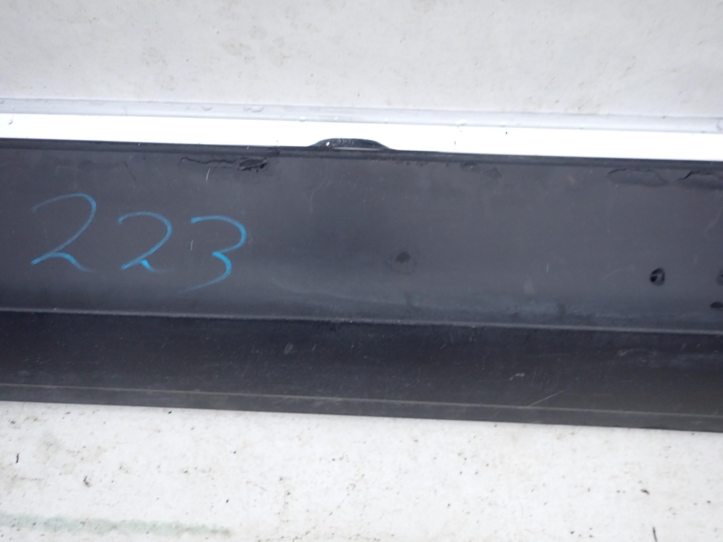 VW TIGUAN II 2 5NA 15-> moulding door left front