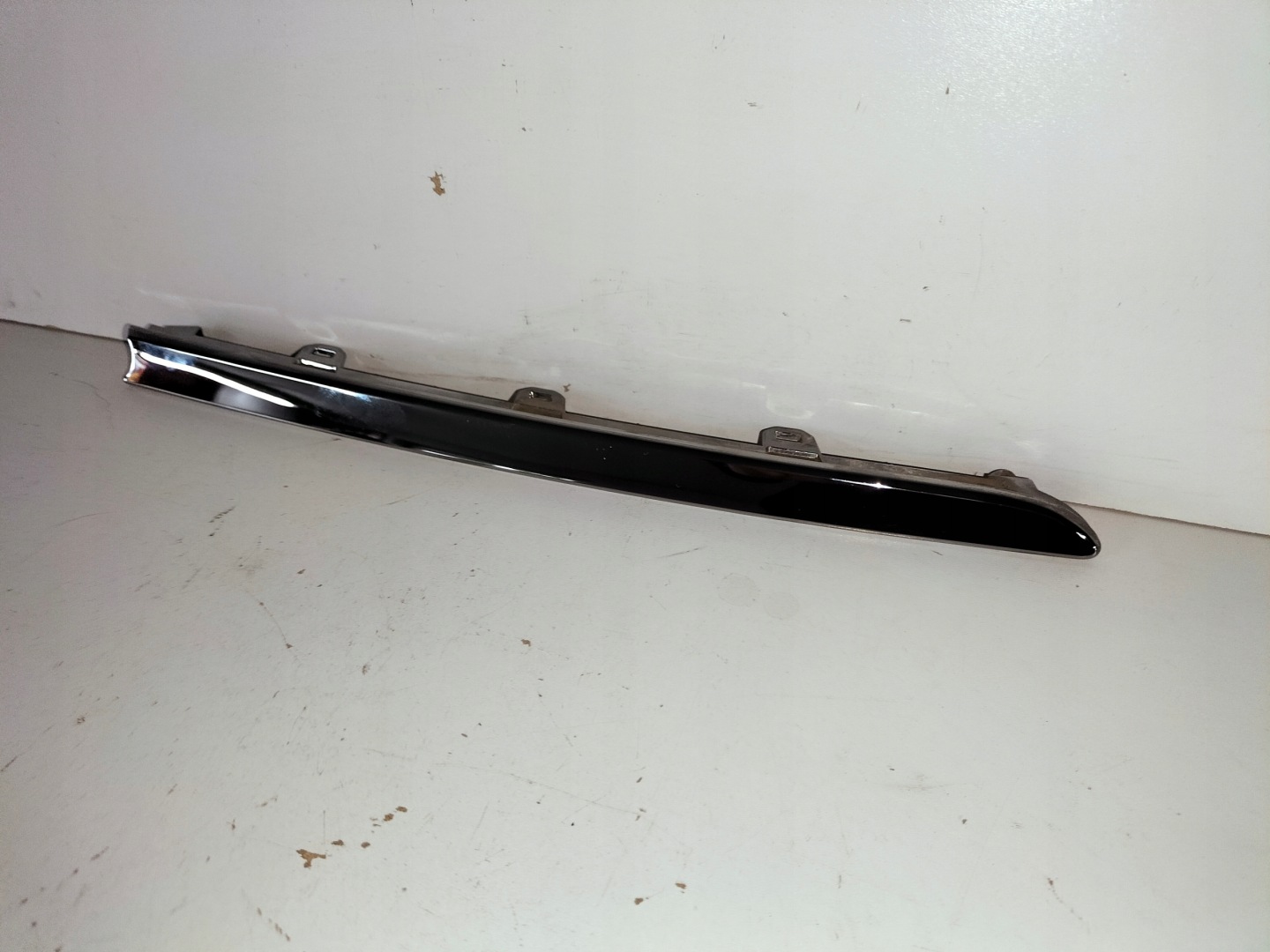 moulding grille chrom left RENAULT ARKANA 19