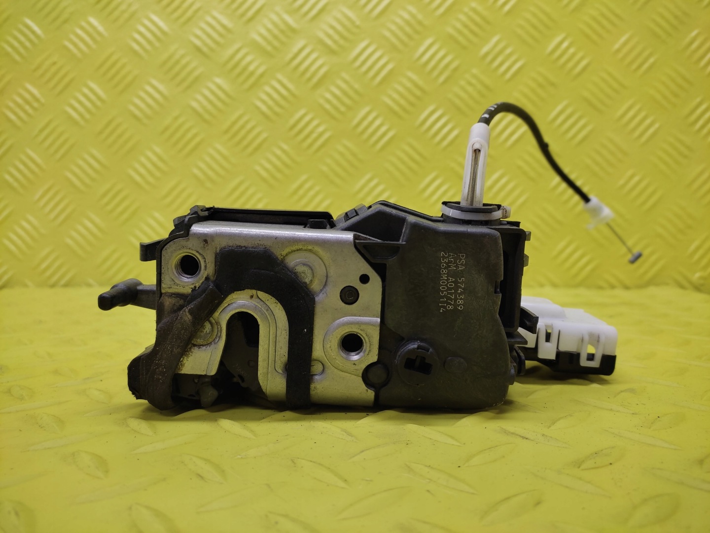 CITROEN C5 III lock door right front 574389