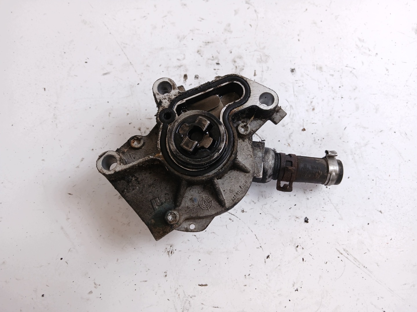 VW GOLF IV A3 8L OCTAVIA e 1.9 TDI pompa VACUM VAKUM 038145101B
