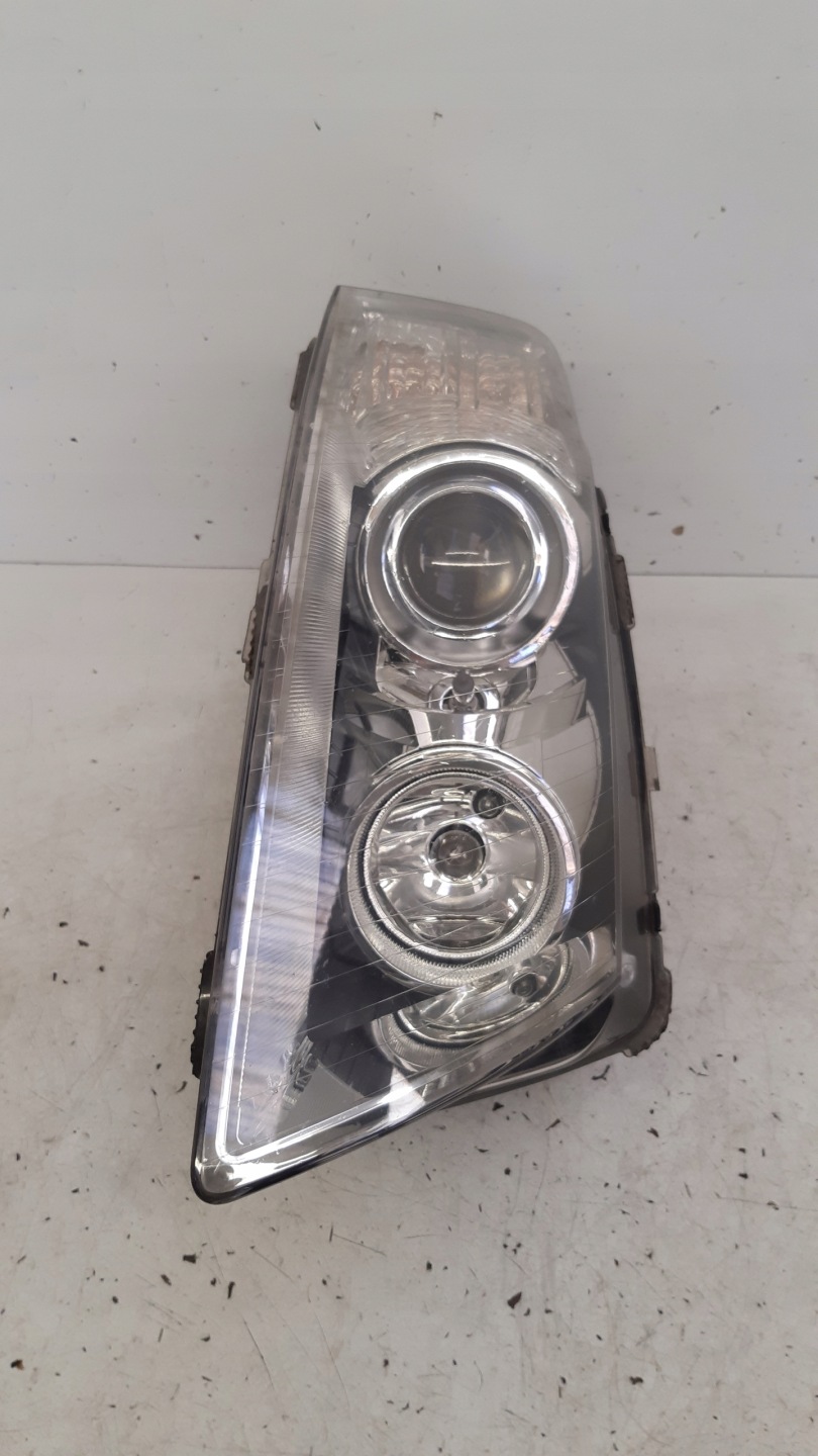 light xenon skretna right front Hella europa Audi A8 D3