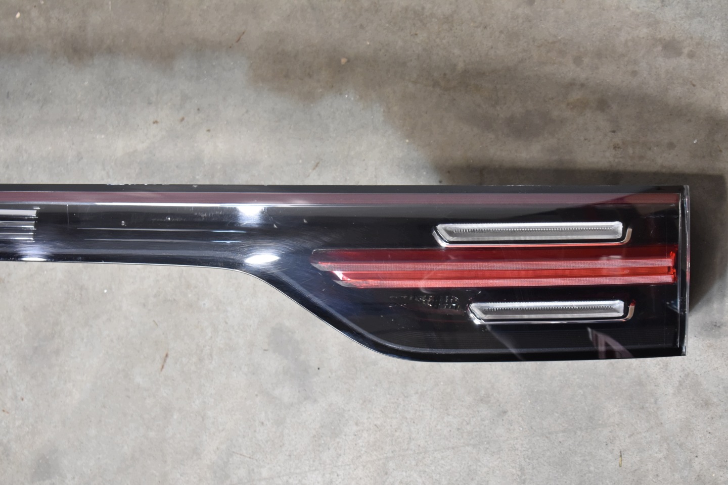 IDEALNA light rear part rear central bonnet PORSCHE CAYENNE 9Y 1