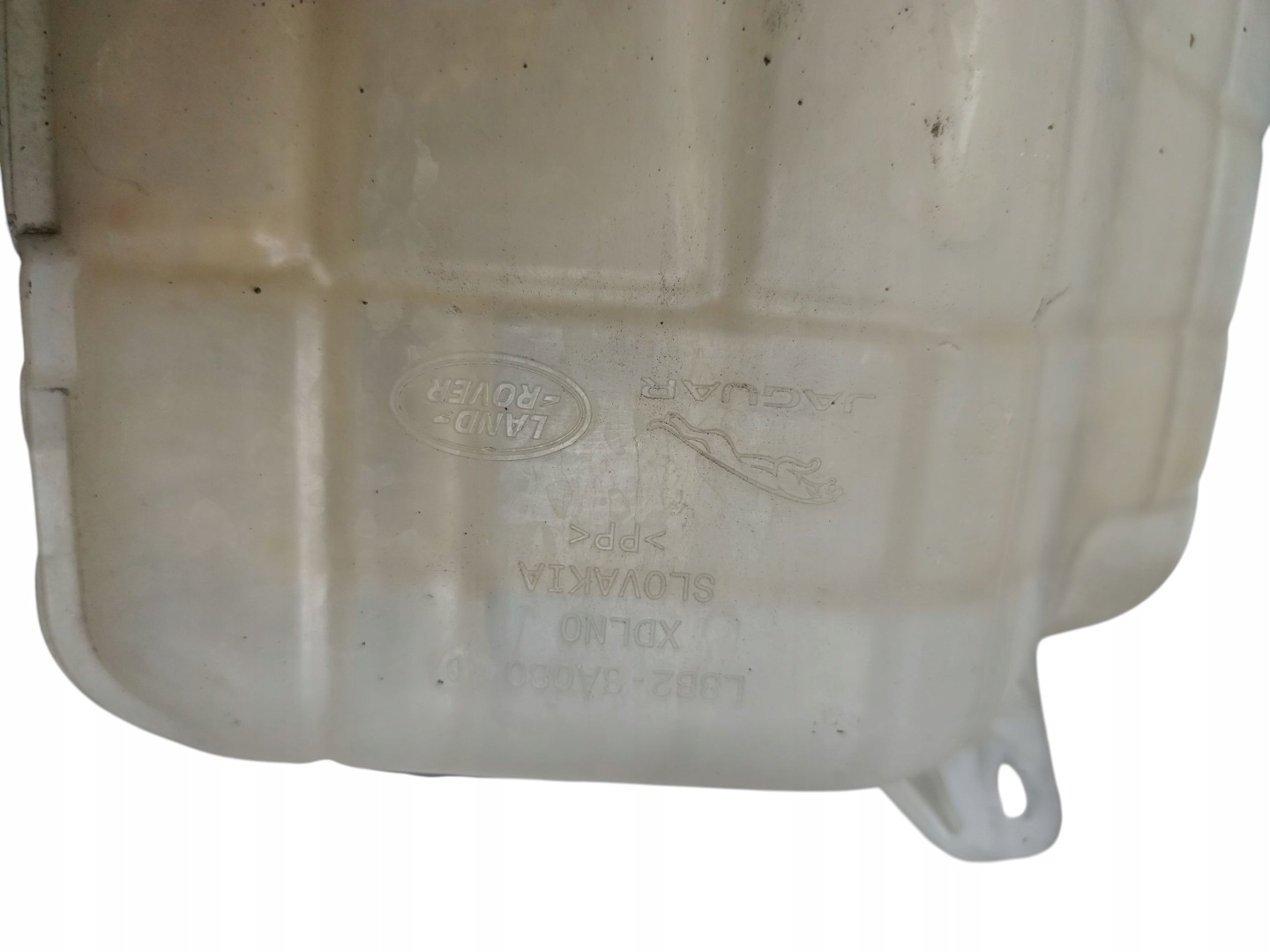 Réservoir eau LAND ROVER DEFENDER II L663 L8B2-8A080
