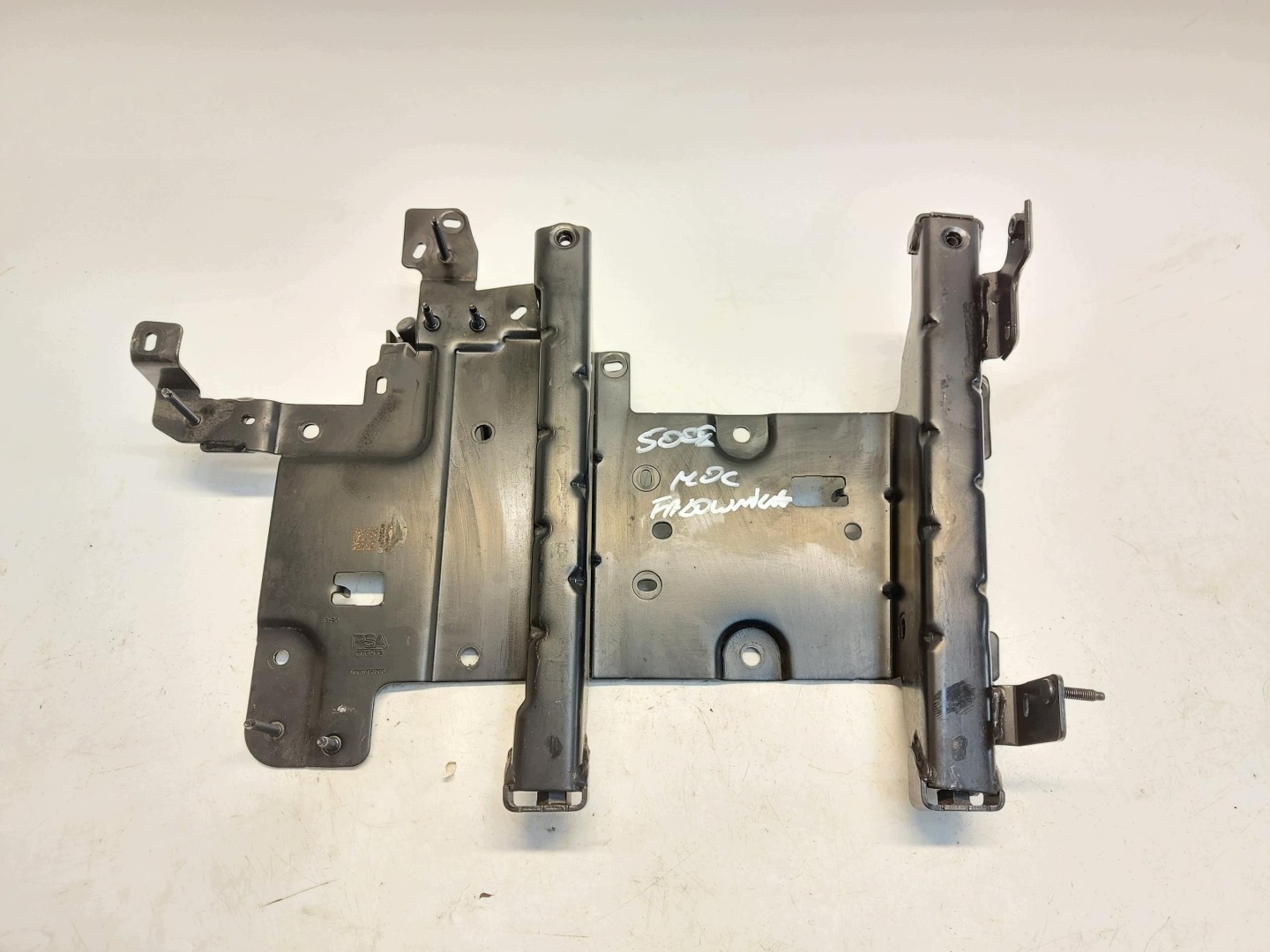 Peugeot 5008 III E5008 Console Support plaque falownika 9861584580