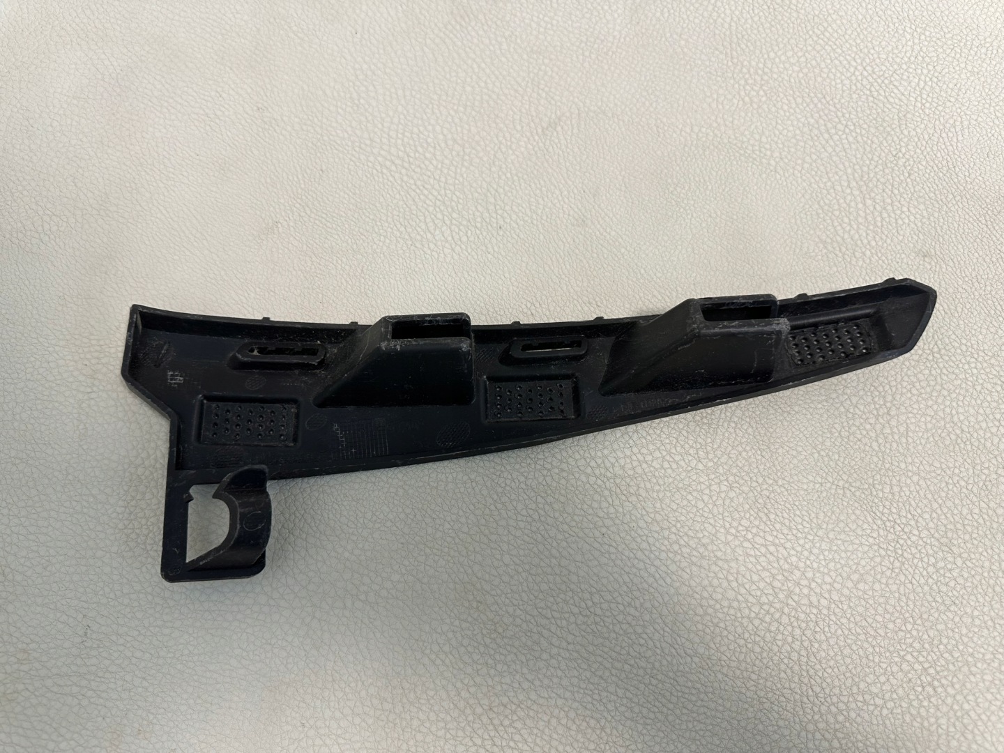 RENAULT CLIO SUPPORTO STAFFA DESTRO 620369354R