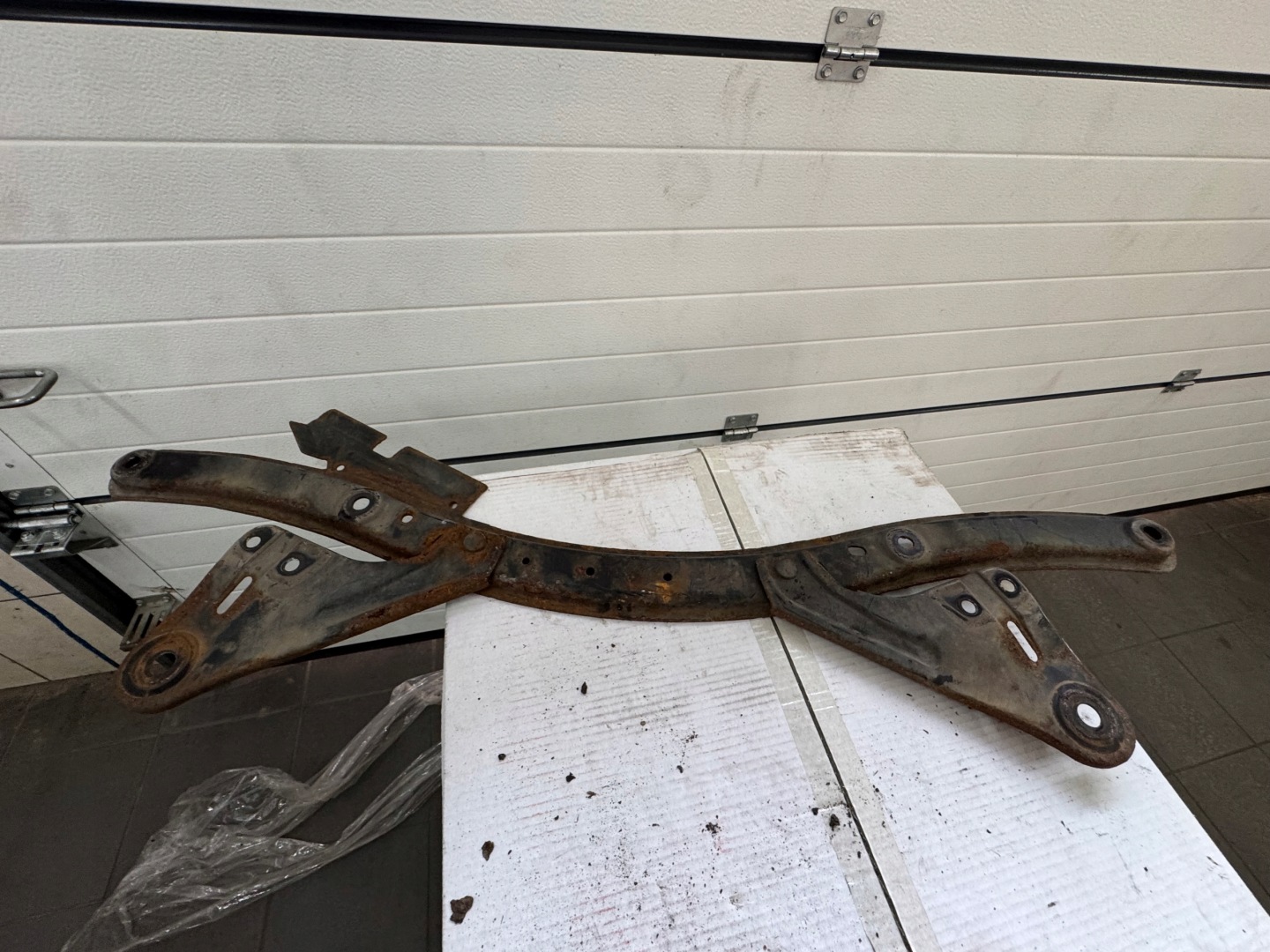 Stütze träger SANEK FORD FOCUS MK3