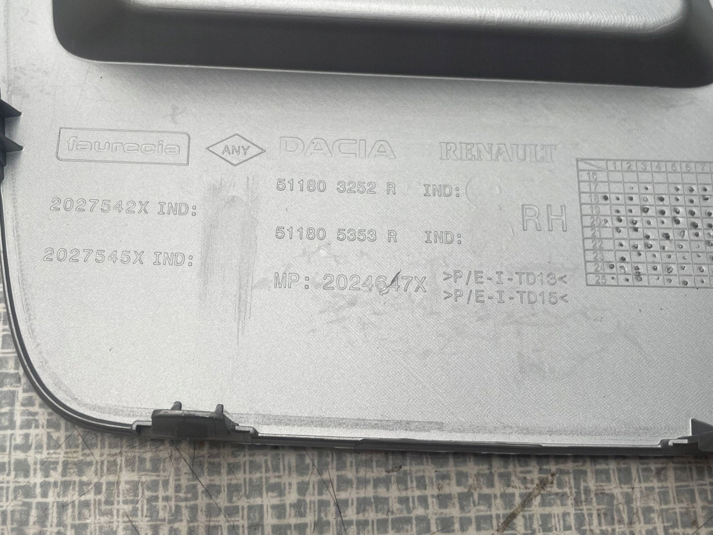 Copri Paraurti Destro sinistra RENAULT DUSTER II 511806505R @A