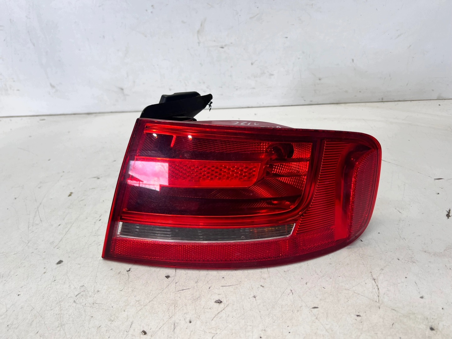 light right rear part W fender AUDI A4 B8 8K5945096D 1/26