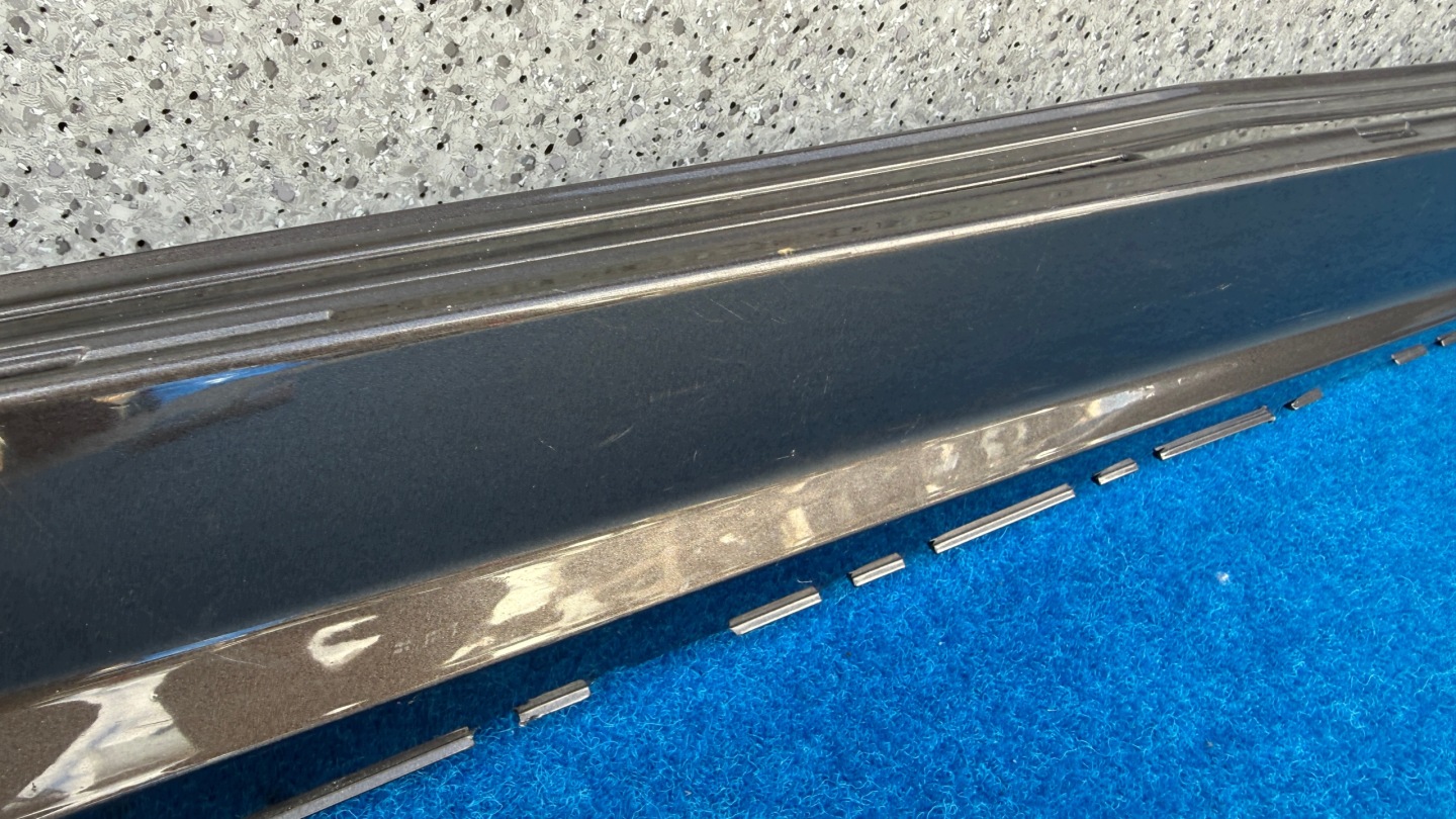 AUDI A4 B9 ALLROAD right threshold cap LAKIEROWANA threshold moulding Z48