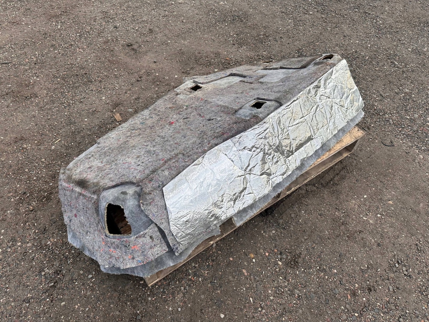 KOBERCE PODLAHA vnitra levá řidičů Chevrolet Corvette C6 2005 - 2013