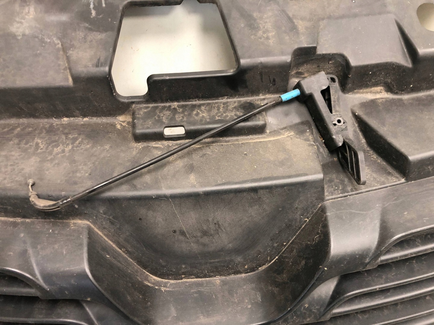 Grill Grill RENAULT TRAFIC III 623108673R