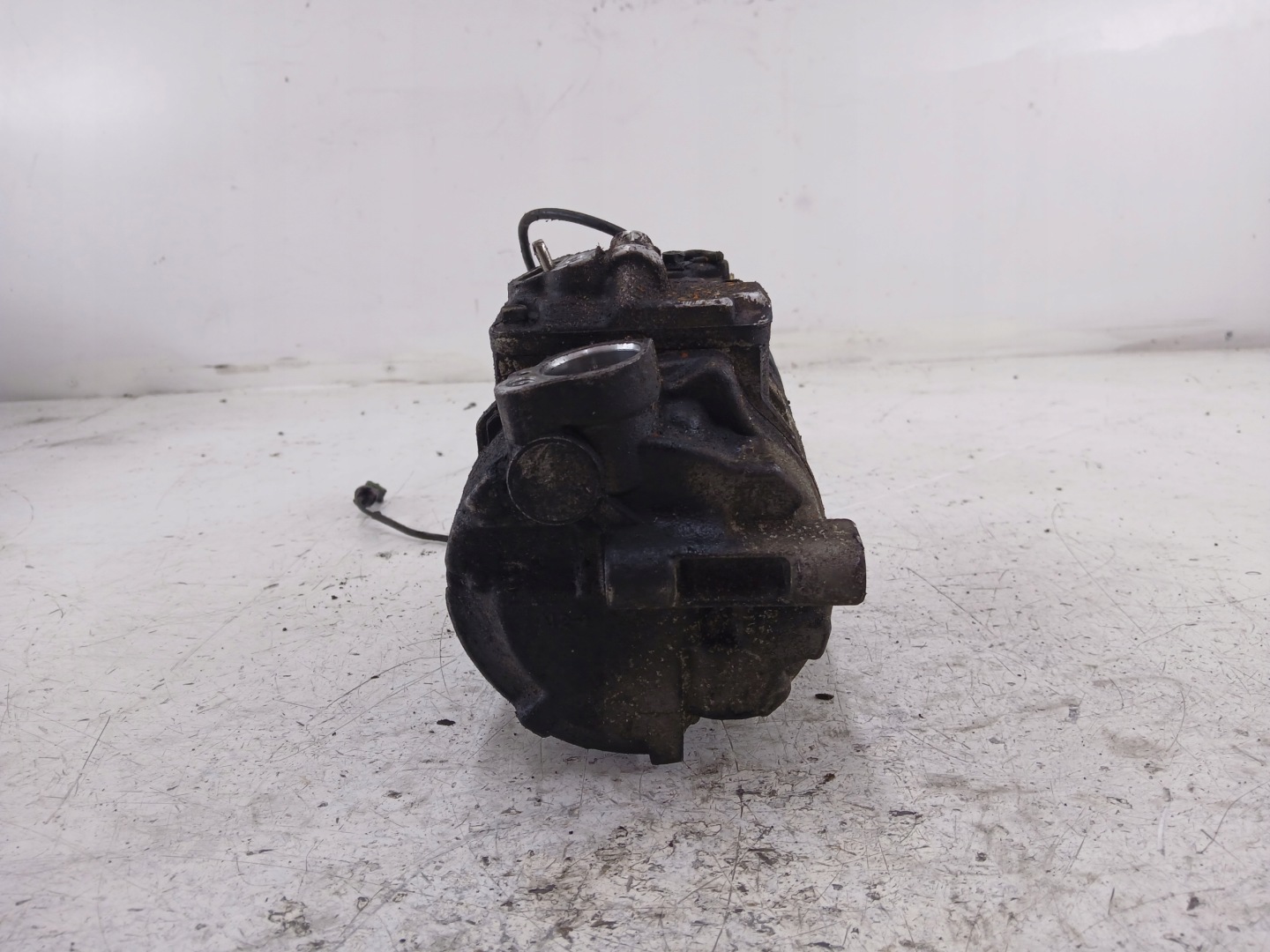 AUDI A6 C5 A4 B5 2.5 TDI compressor; compressor of the air conditioning 4B0260805B