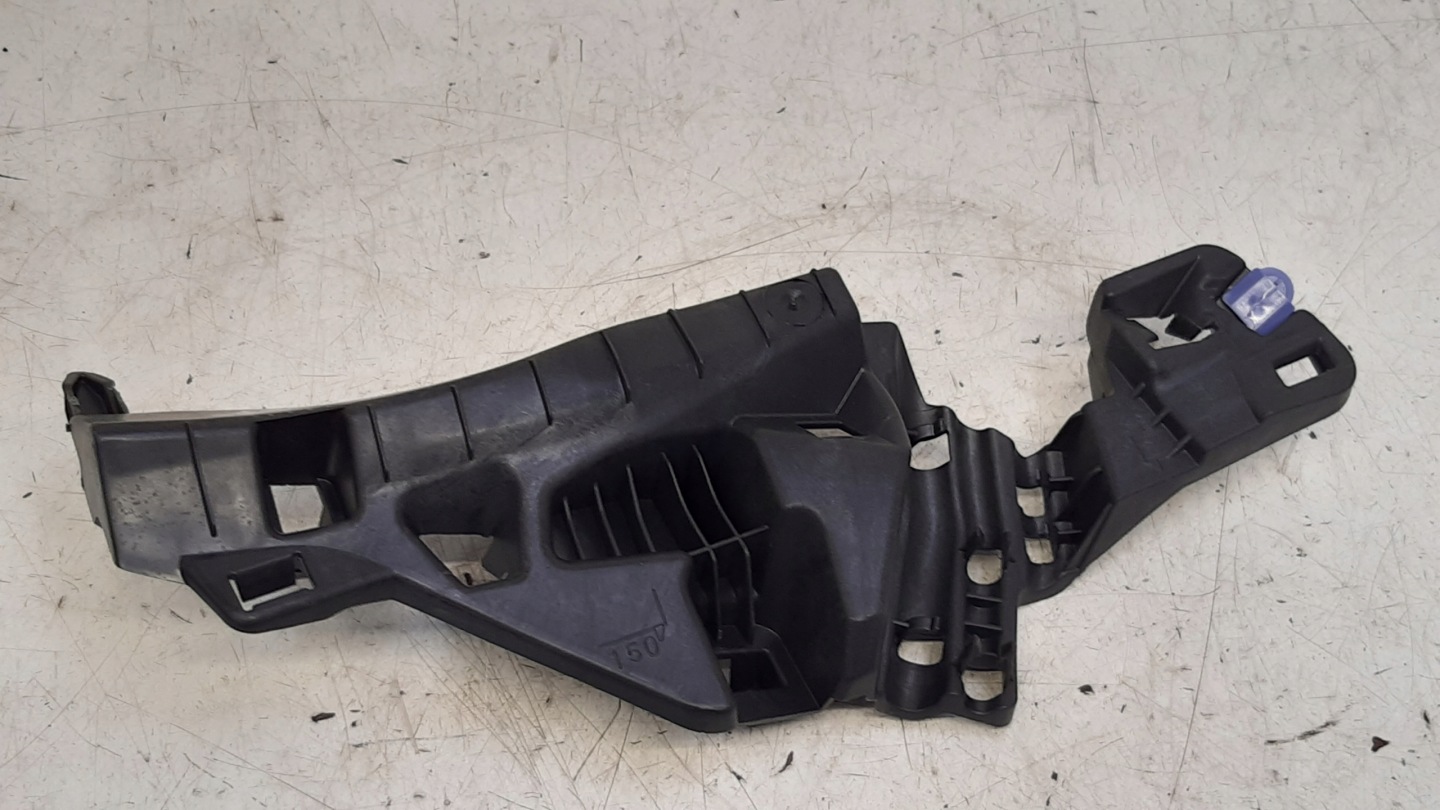 bumper bracket right 39184798 Opel Corsa F