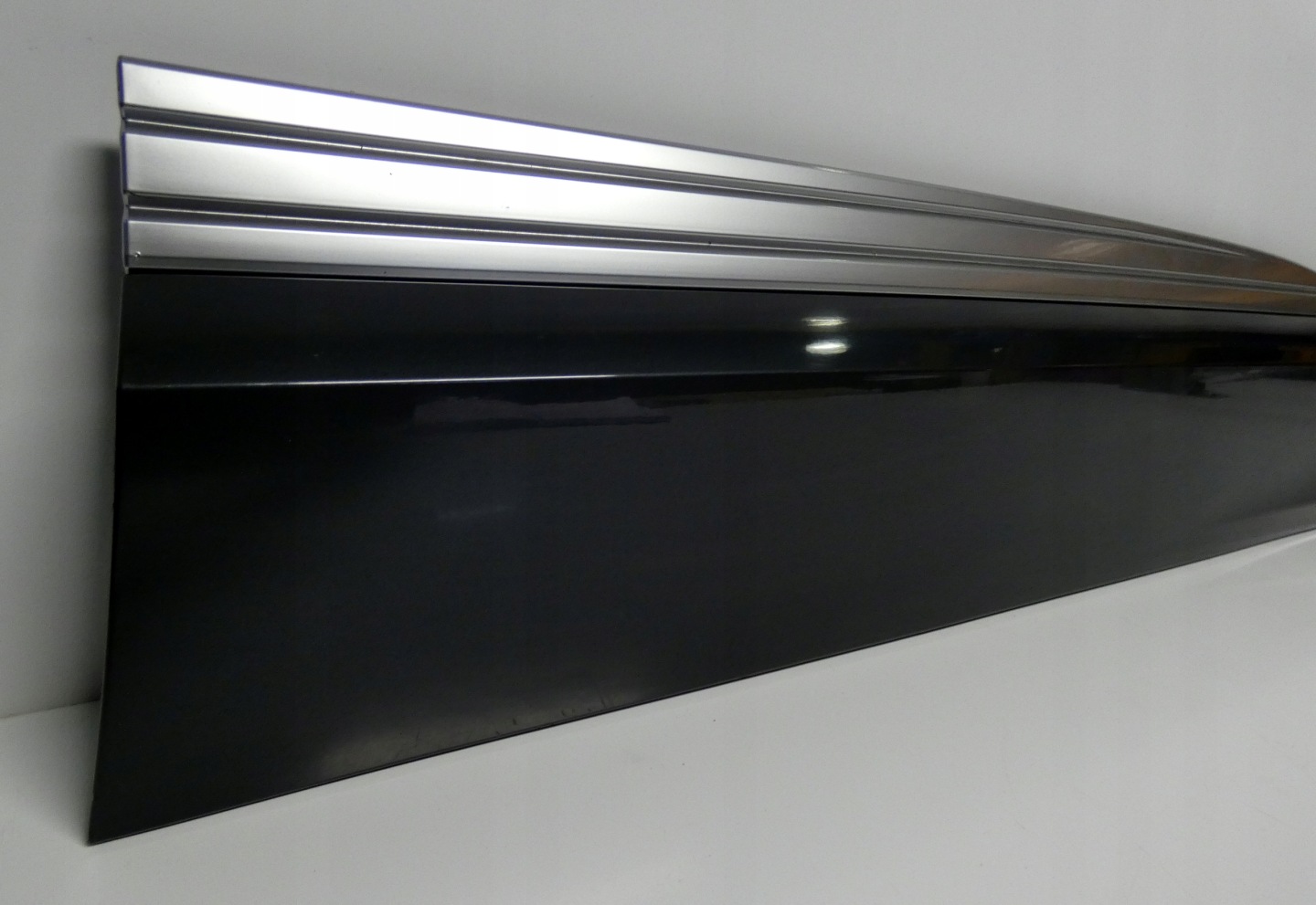 AUDI ETRON E-TRON 4KE853060A/B moulding door left