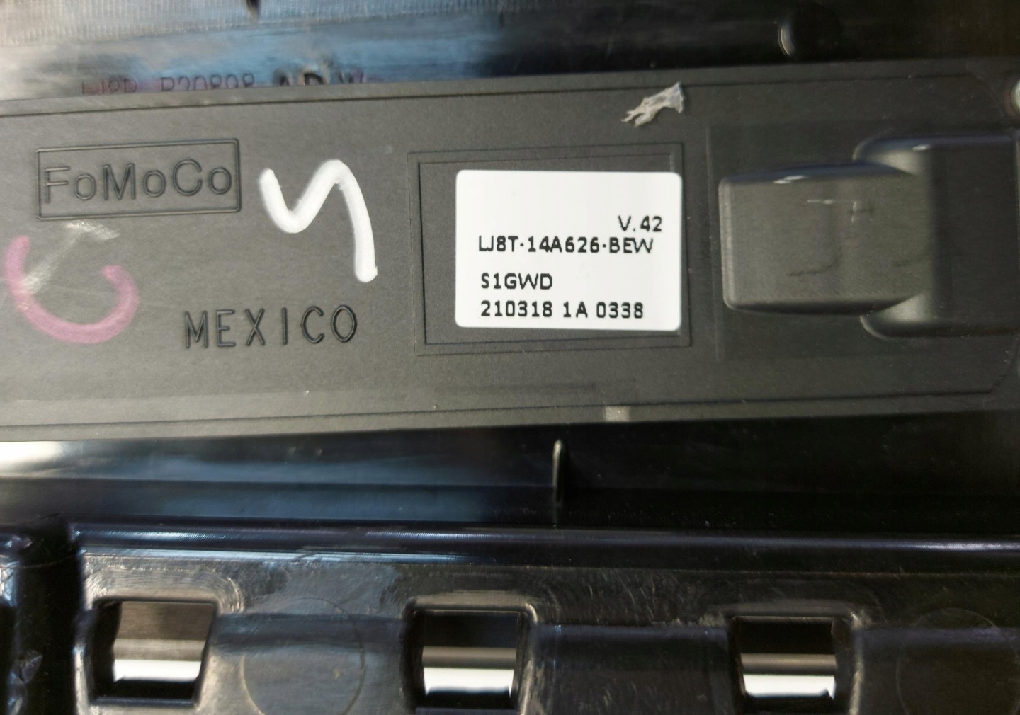 Ford Mustang Mach-E PANEL moulding door handle LJ8T-14A626-BEW