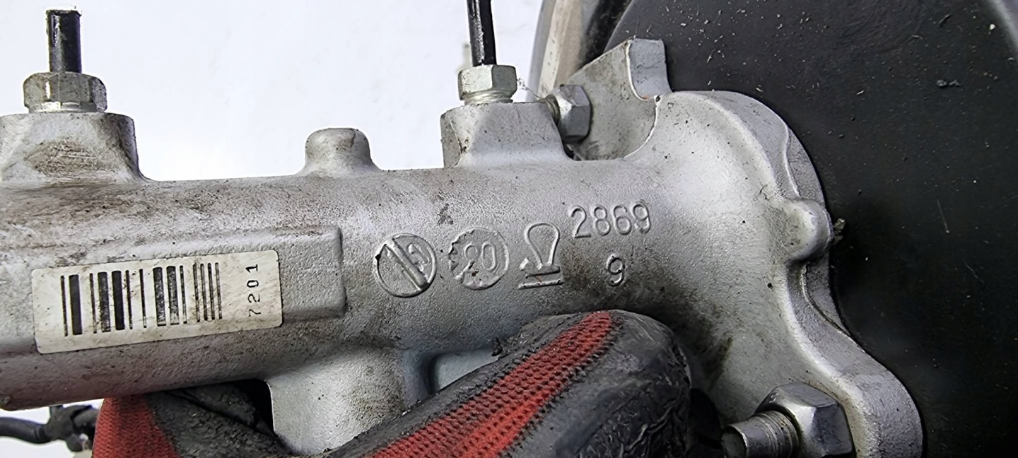 Servo bremsen 13122530QB VOLKSWAGEN POLO 6N