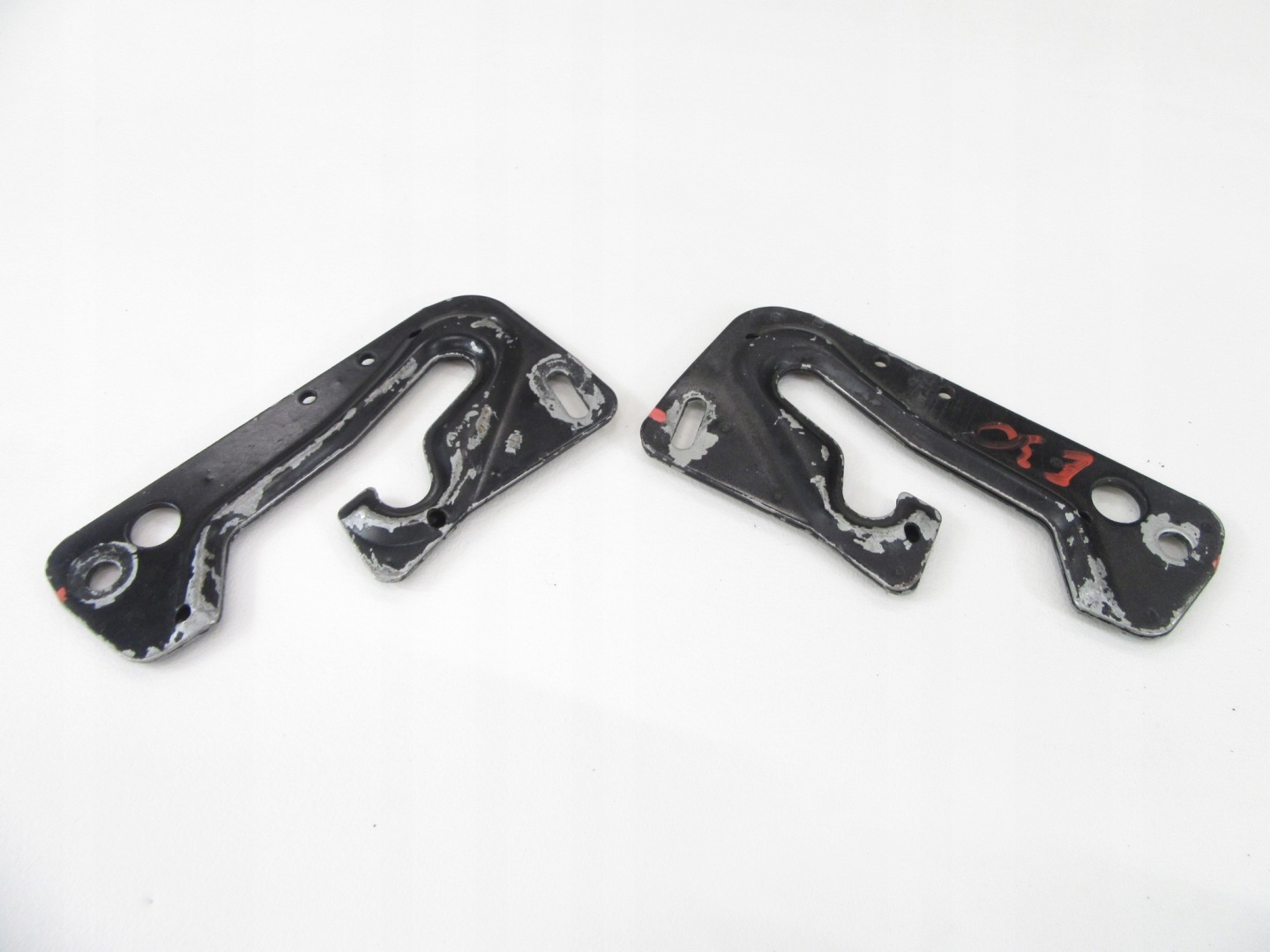 Zapadka hook bonnets BMW 3 e30