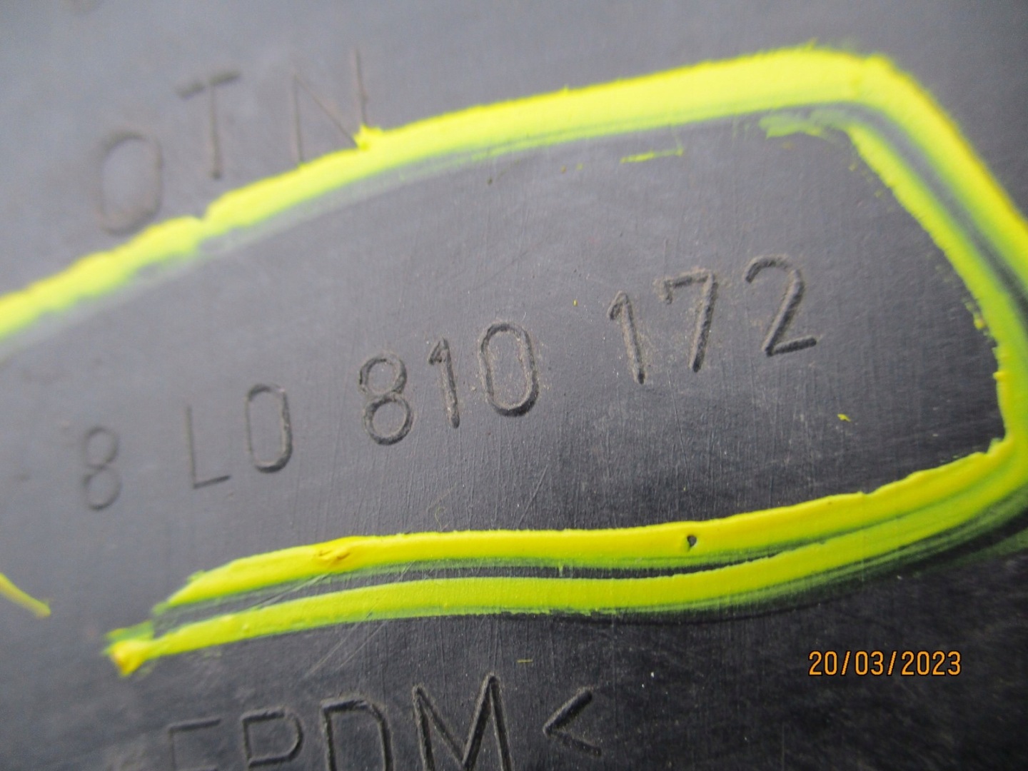 RADSCHALE HECK RECHTS AUDI A3 8L0 8L0810172