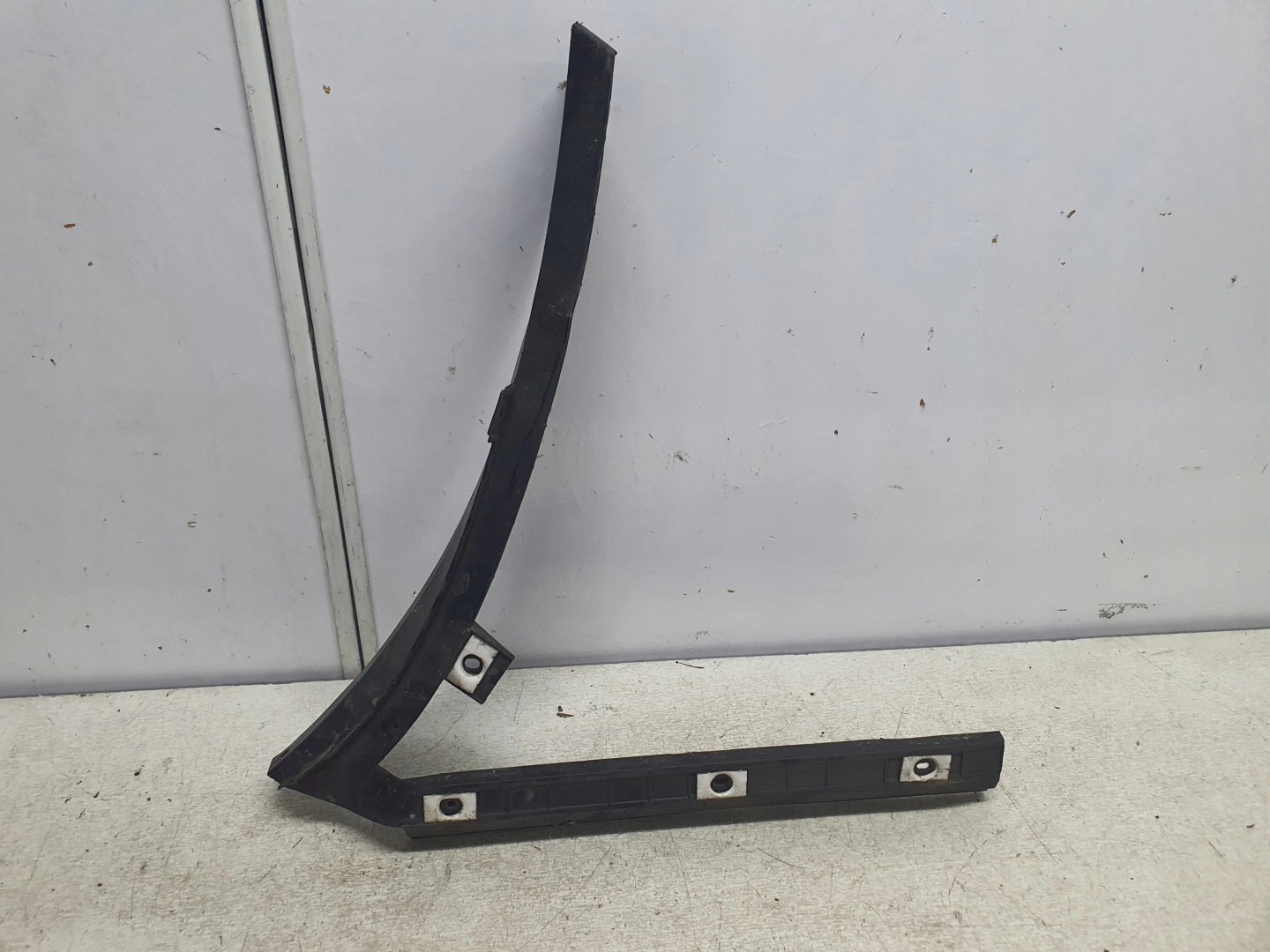 bumper bracket right rear part VOLKSWAGEN B5 kombi