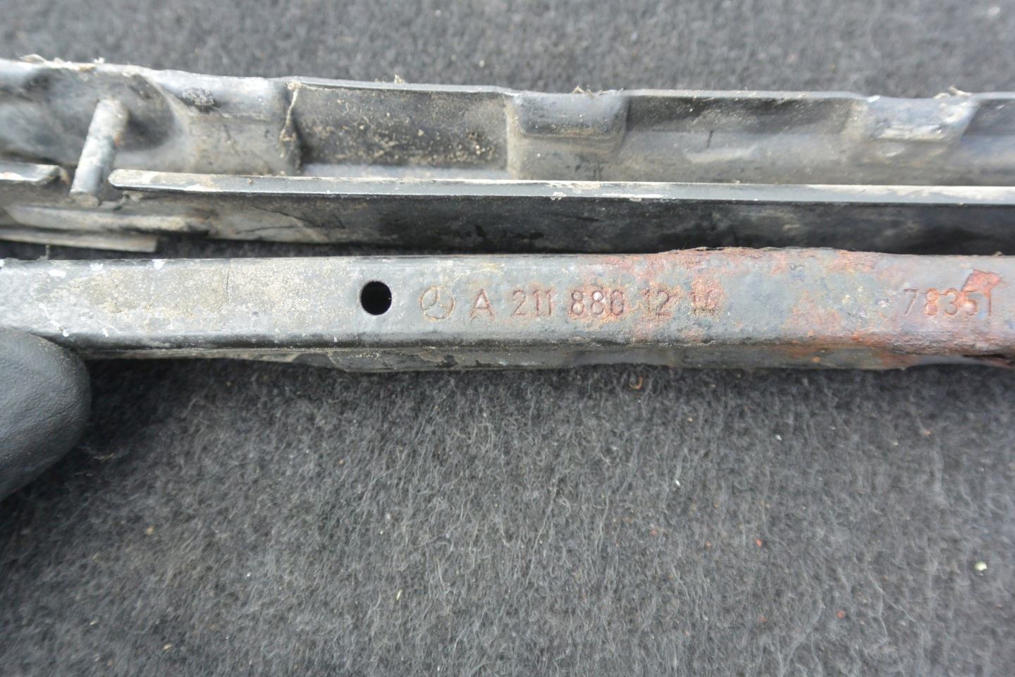 bumper bracket front right left MERCEDES E W211 E-KLASA original