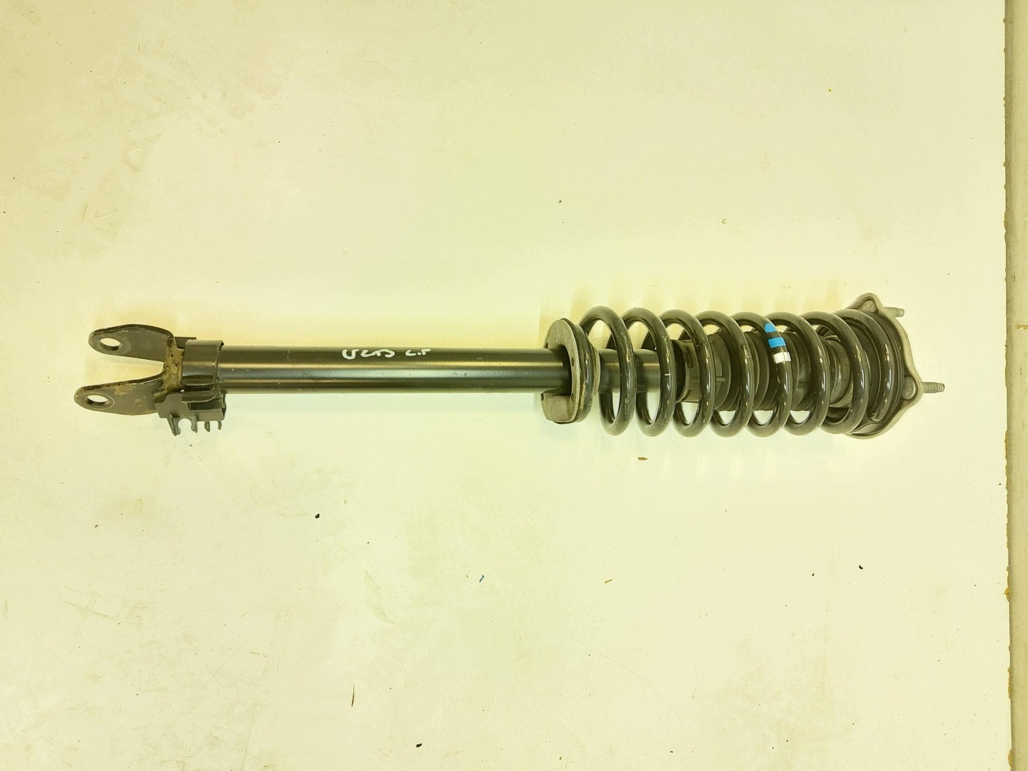 MERCEDES W213 E300de Kombi 2.0 CDI shock absorber front left A2133200713