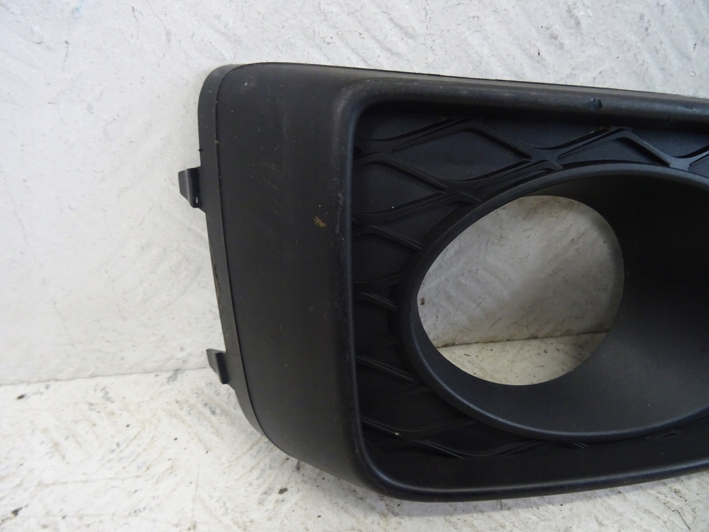 grid of a bumper front front SEAT TARRACO 5FJ853665