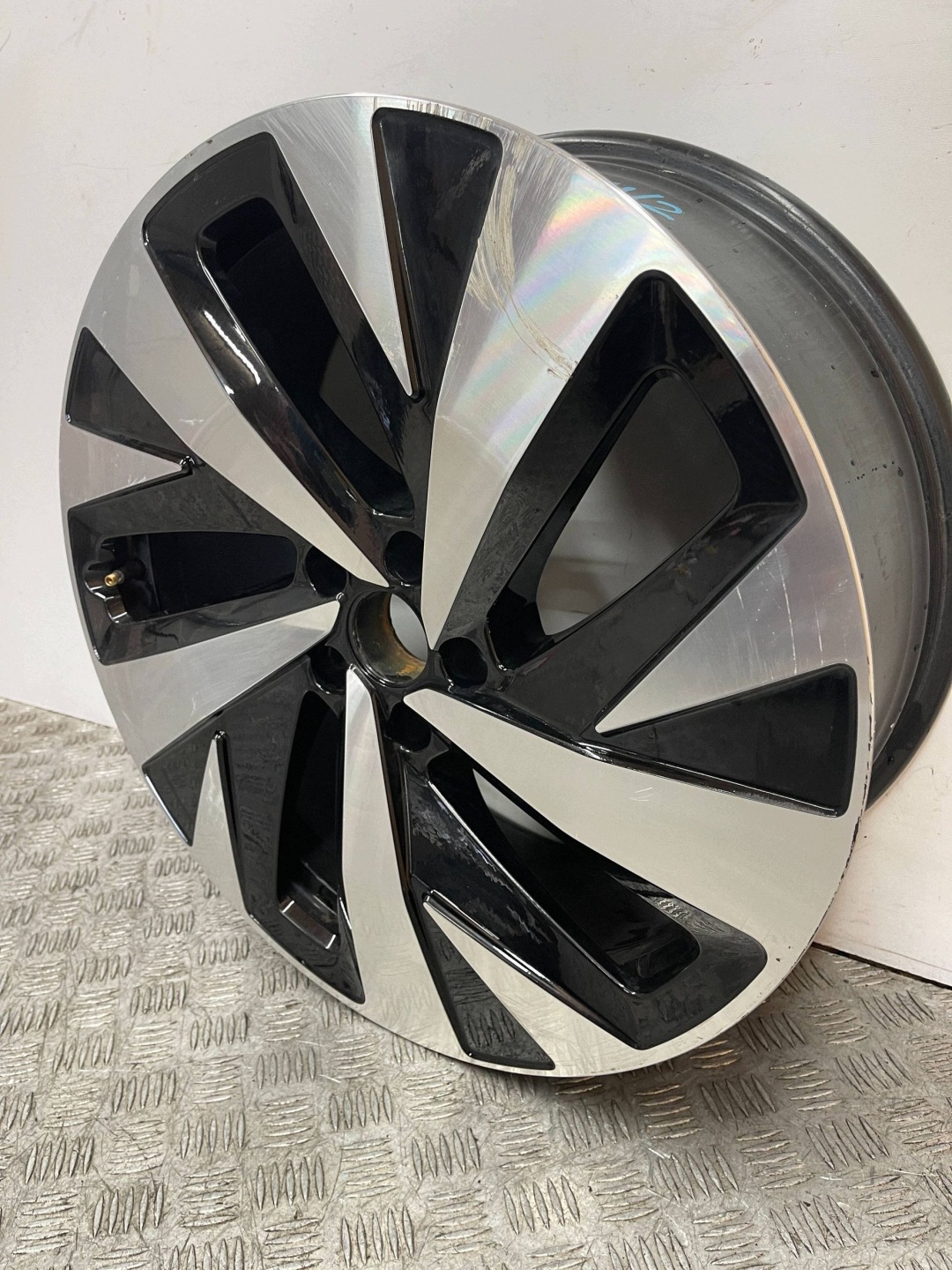disk hliníkový VOLKSWAGEN ID.4 8JX 20 ET45 11A601025A