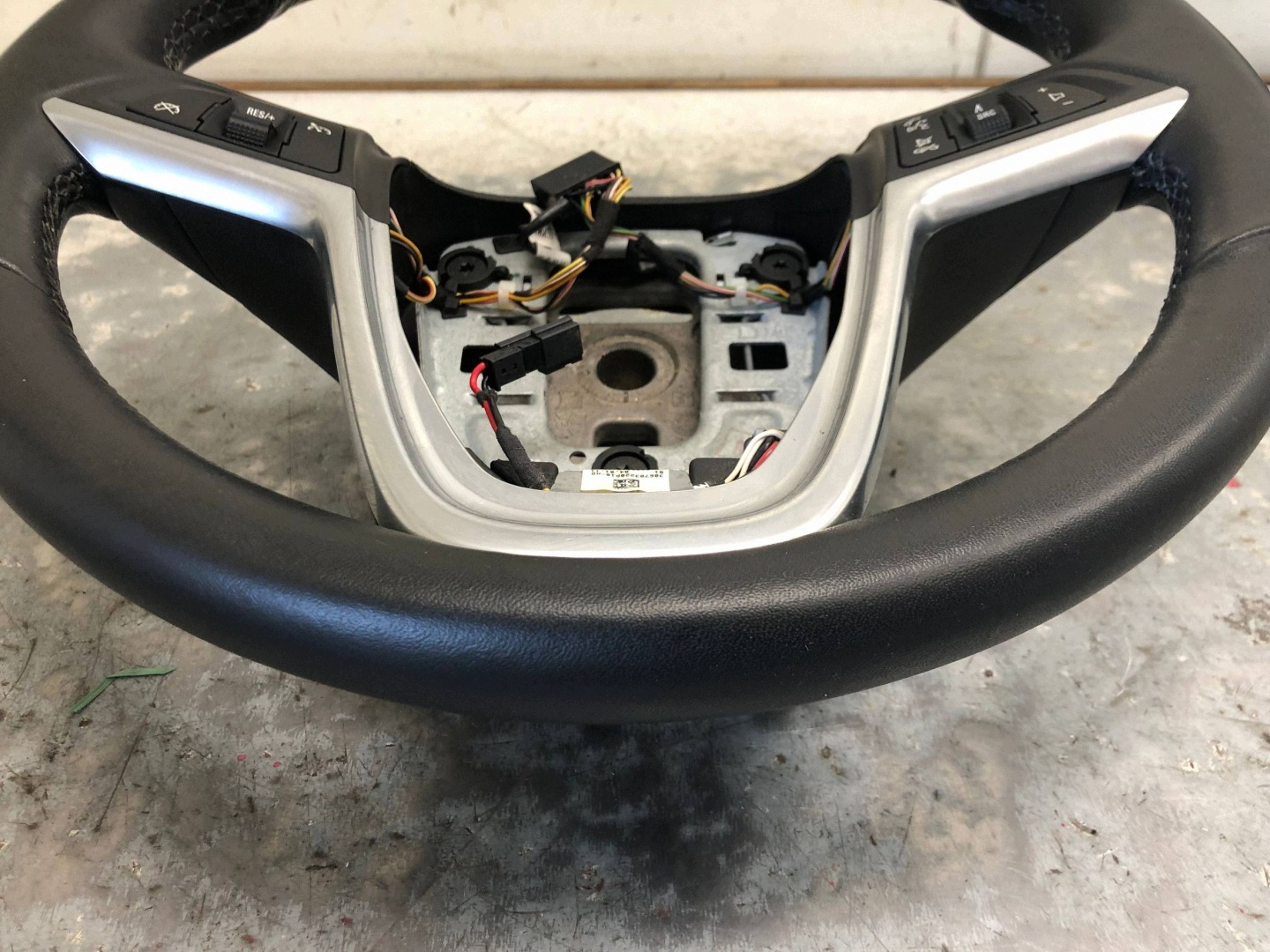 steering wheel, leather MULTIFUNKCJA OPEL ASTRA J 13351025