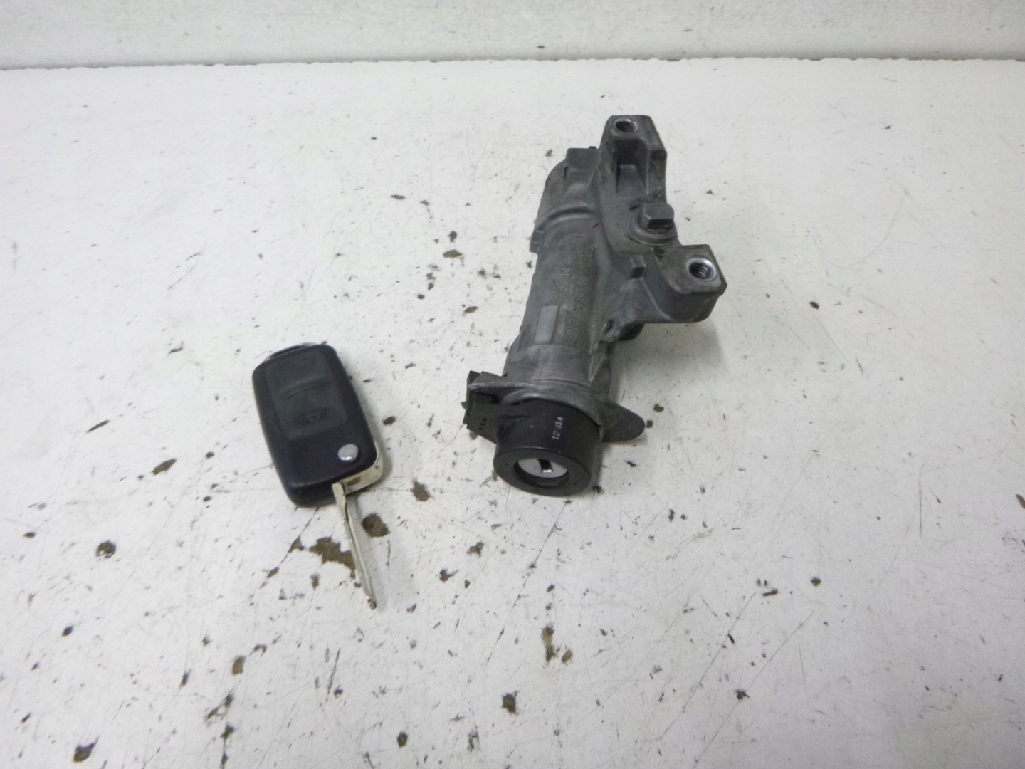 ignition + keys VW Passat B4 1.9 TDI 4B0905851C