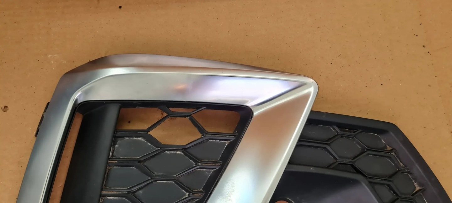 A4 B9 8W LIFT grid of a bumper right right front SLINE 8W0807682AM