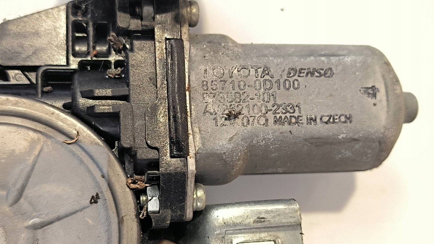 window regulator right front 85710-0D100 TOYOTA AURIS II