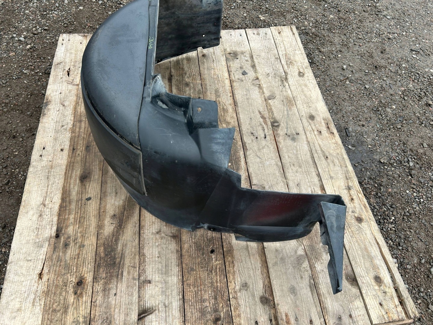 mudguard right rear. right rear part Chevrolet Corvette C5 1997-2004