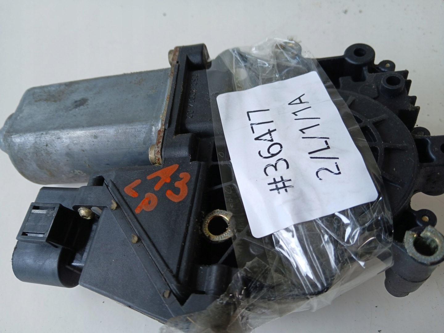 AUDI A6 C5 A3 8L mini motor windows left front 114181-101