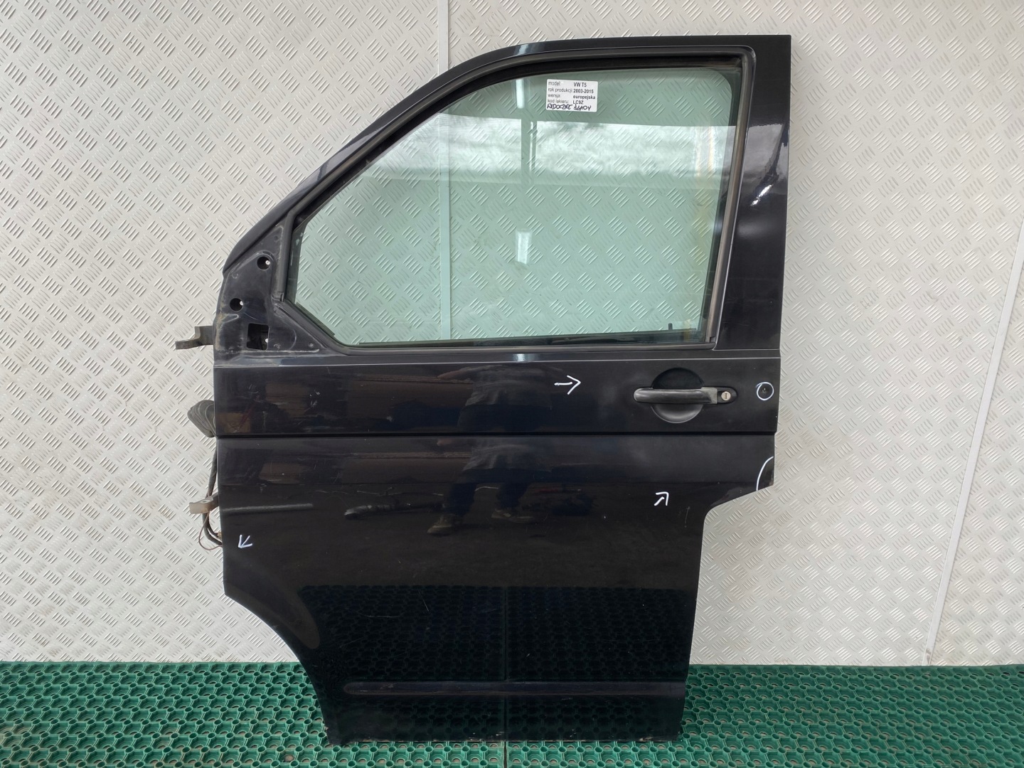 VW T5 03-09 door front left front complete colour LC9Z