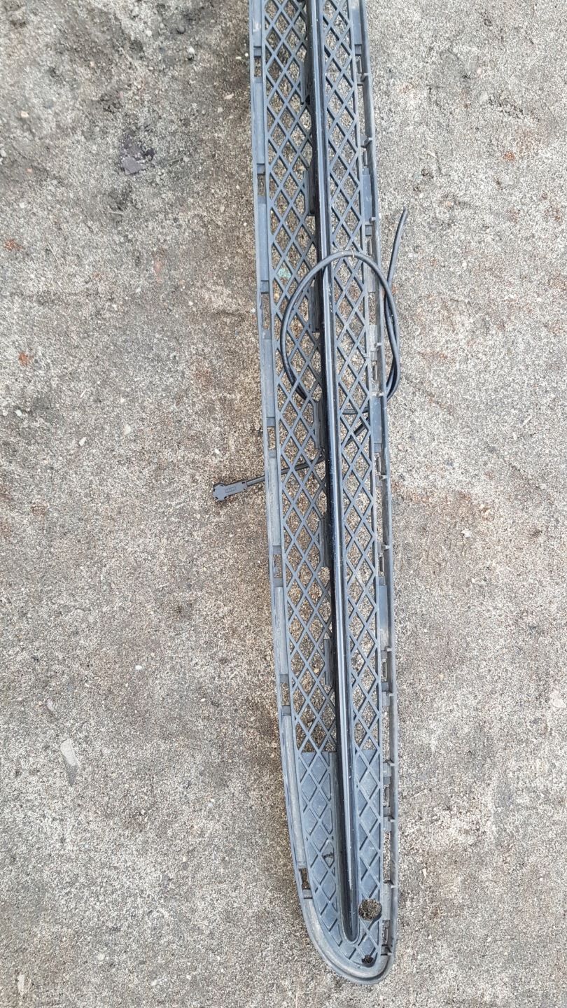 MERCEDES W203 grid of a bumper DOL front
