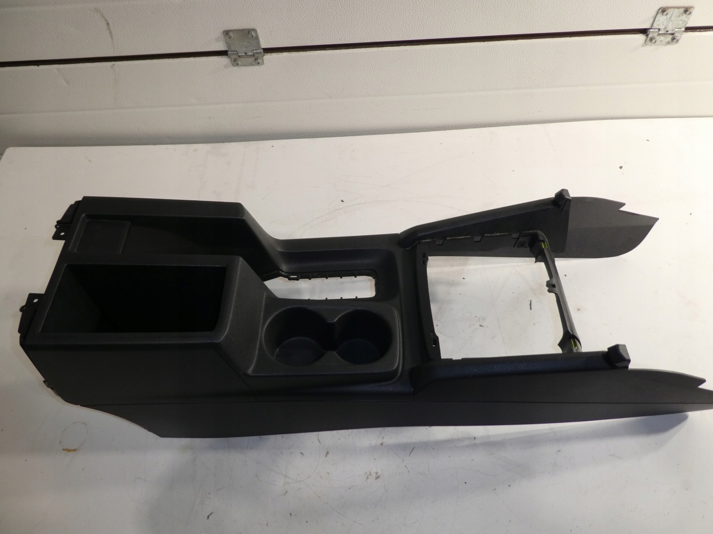 armrest TUNEL central VW AMAROK 2H0863241M