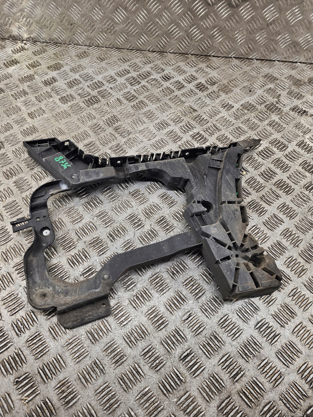 VOLVO V90 II holder support bumper right rear part 31425066