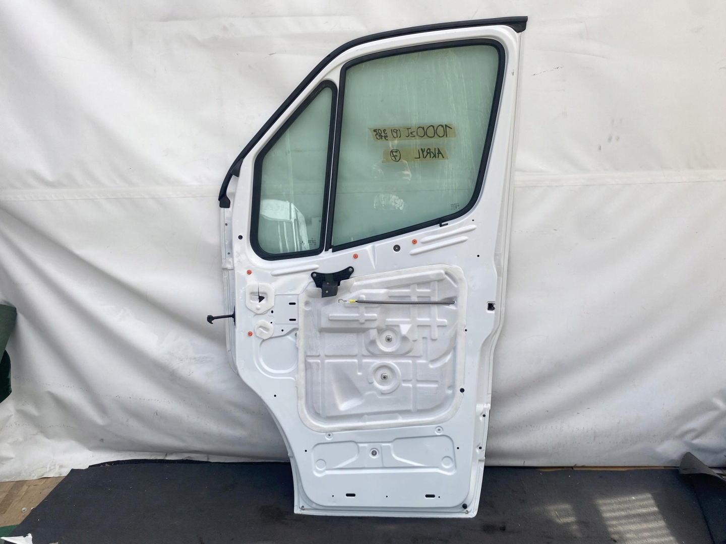 SPRINTER 907 910 17- door front right BIALE ORYGINALNE right front