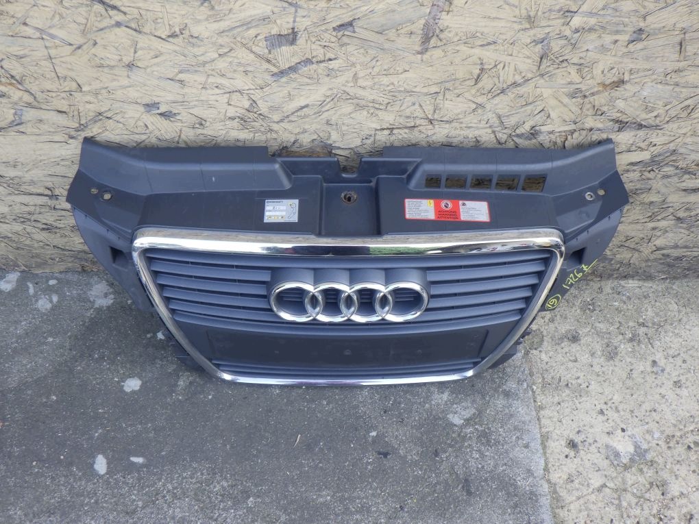 AUDI A3 8P 8P0 LIFT 08- Grille