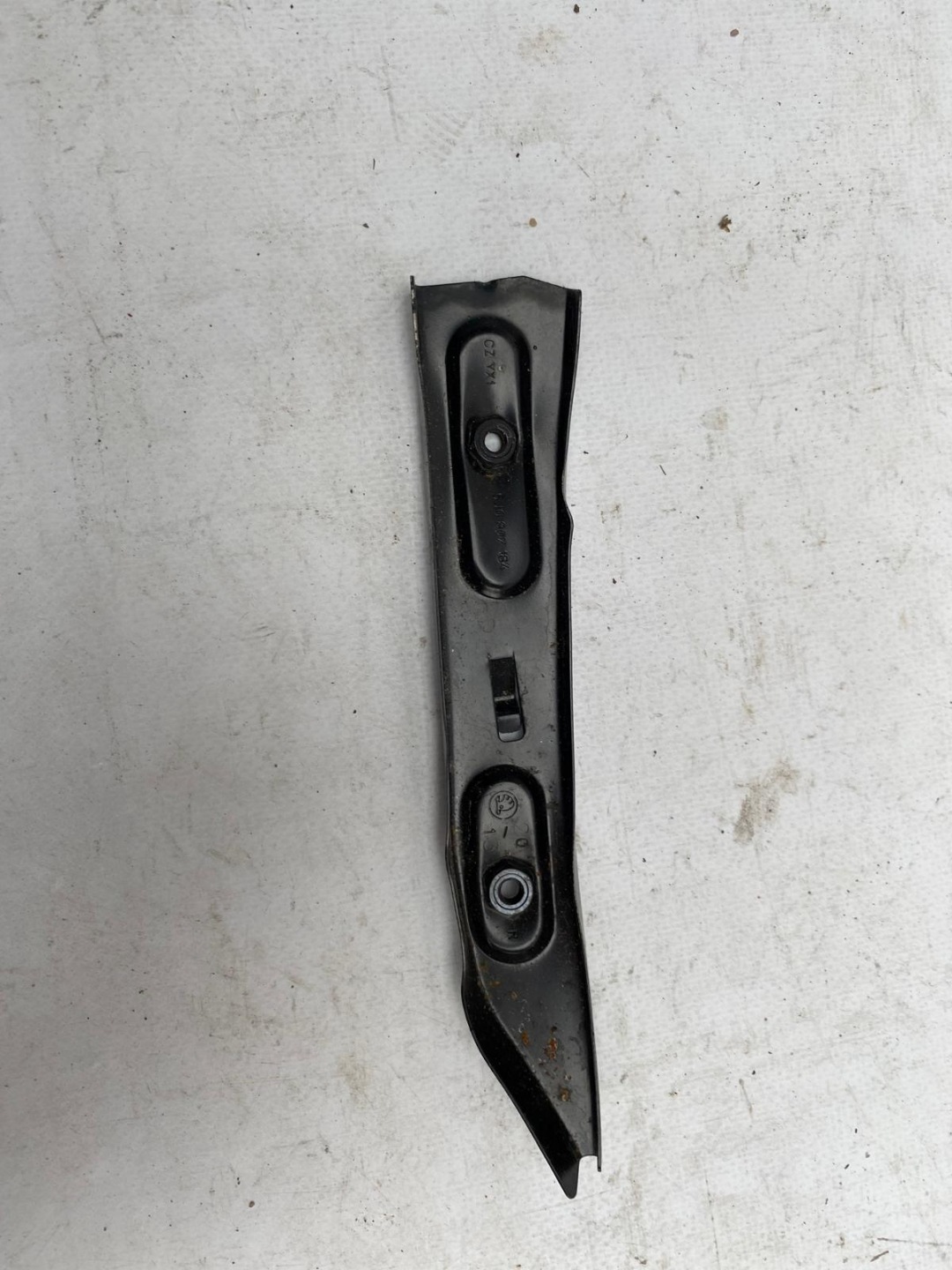 SKODA FABIA 5J0 PROWADNICA bumper bracket right front
