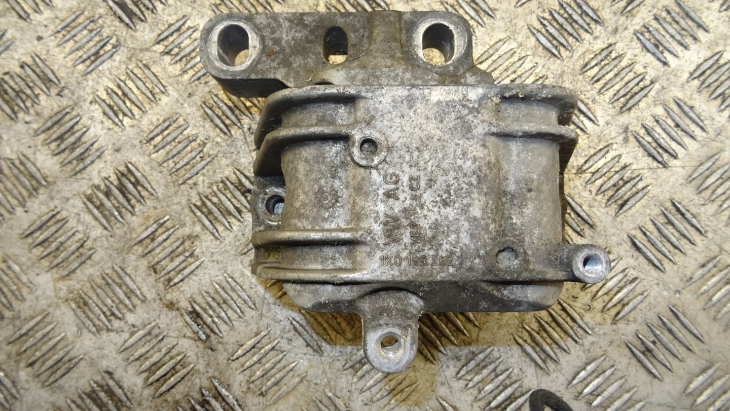 Volkswagen OE 1K0199262AJ holder engine mount