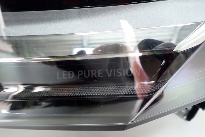 RENAULT CAPTUR II LED PURE VISION LIFT 24- reflektor left light 260604753R
